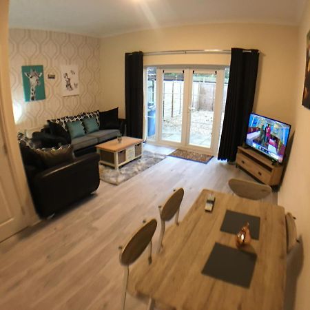 Very Large House, 6 Beds, 4 Bedrooms, 3 Bathrooms, 5 Smart Tv'S & Van Parking Бостон Екстер'єр фото