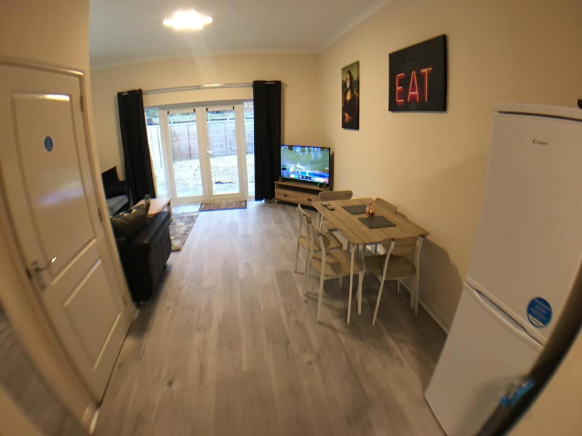 Very Large House, 6 Beds, 4 Bedrooms, 3 Bathrooms, 5 Smart Tv'S & Van Parking Бостон Екстер'єр фото