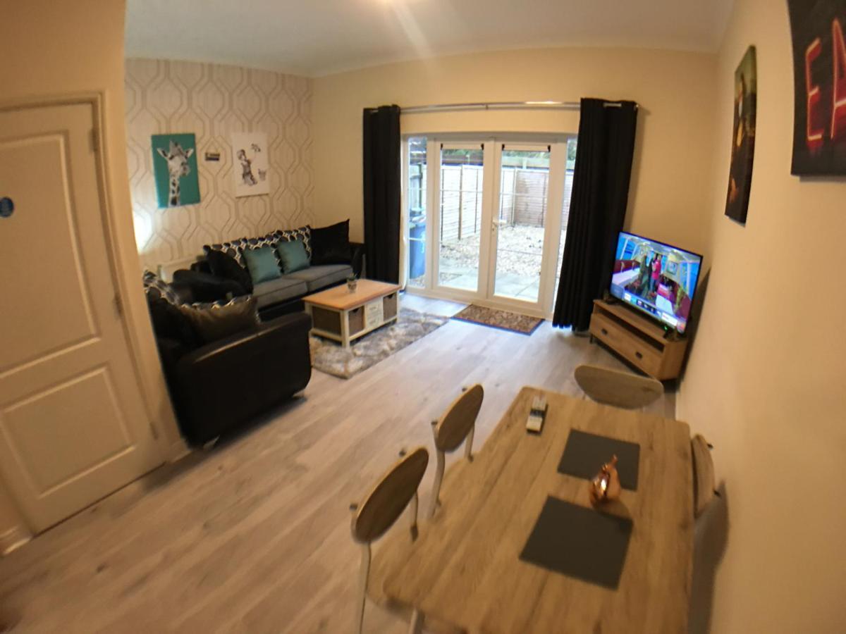 Very Large House, 6 Beds, 4 Bedrooms, 3 Bathrooms, 5 Smart Tv'S & Van Parking Бостон Екстер'єр фото